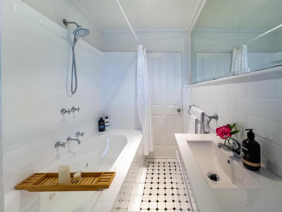 Appartamento Harbour Views & Location In Sydney