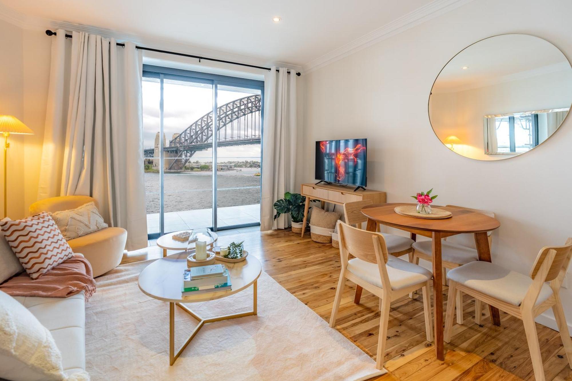 Harbour Views & Location In Apartment Sydney