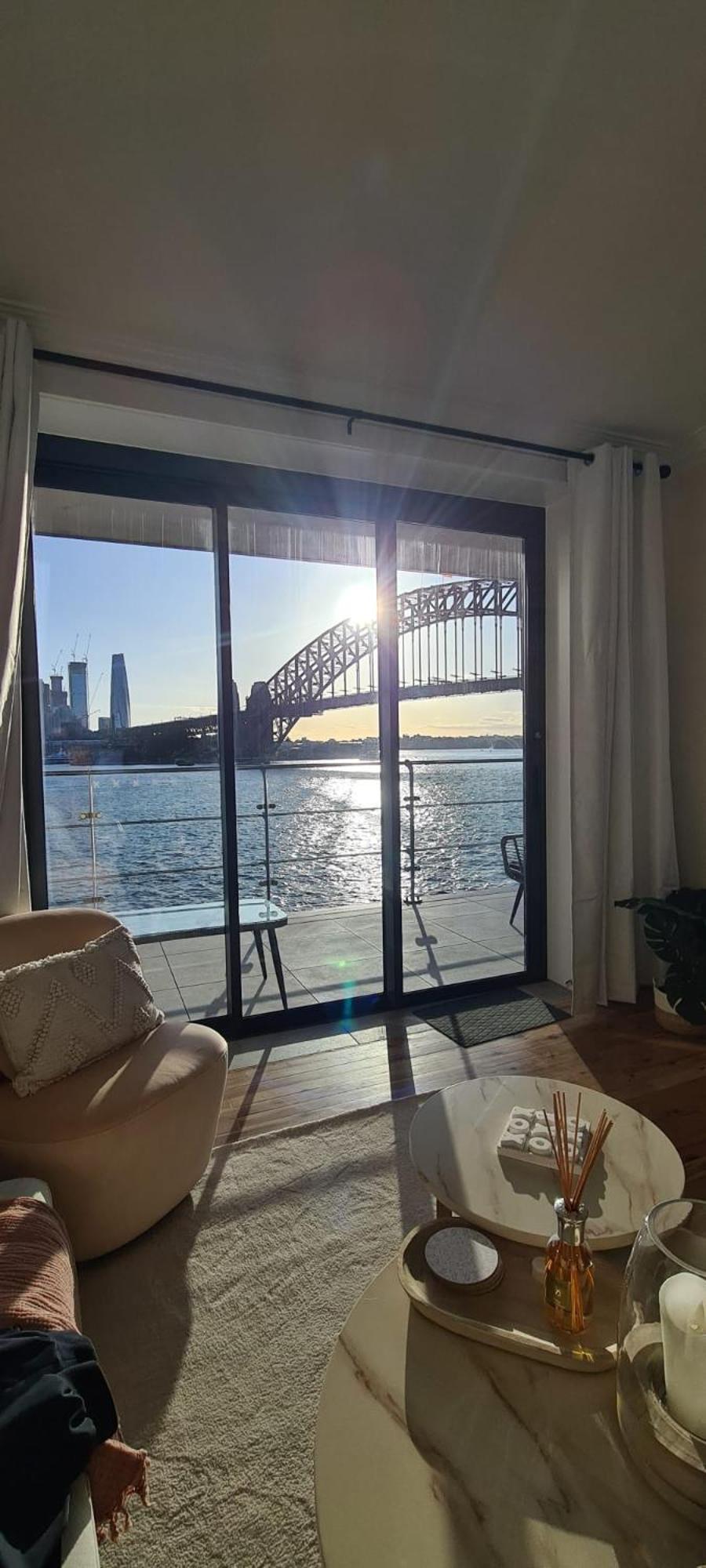 Harbour Views & Location In Apartment Sydney